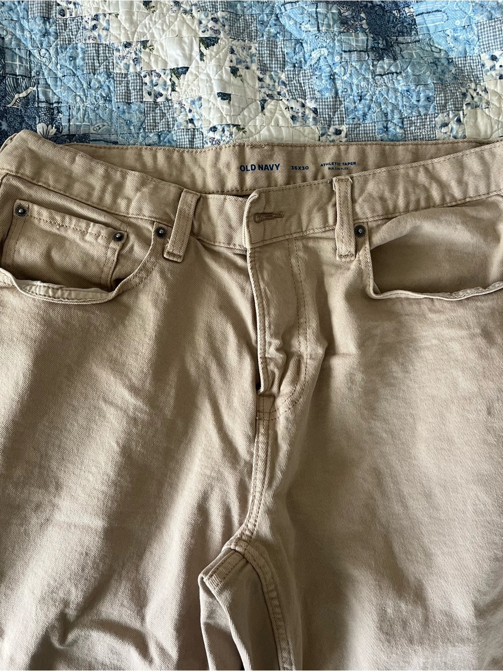 Old Navy Men’s Slim Straight Khaki Jeans